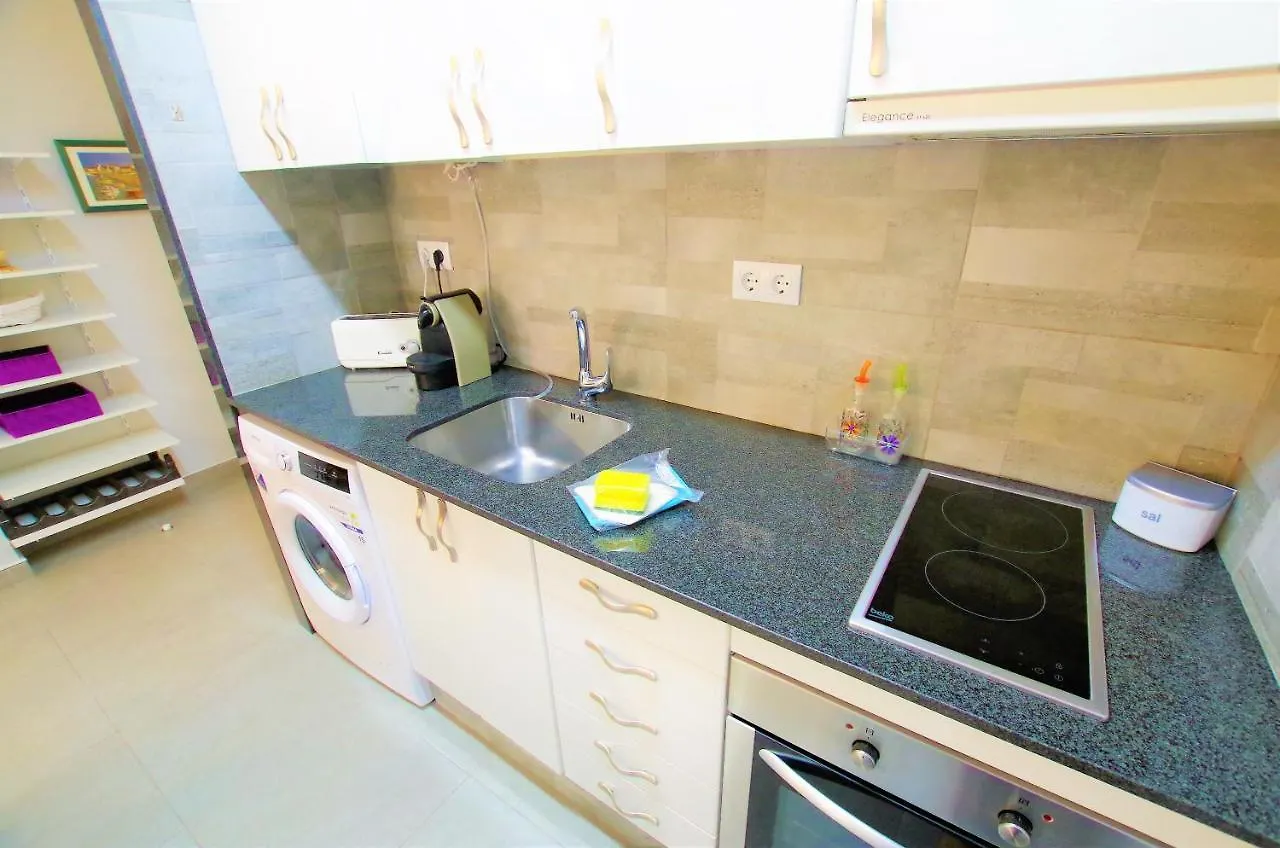 V&V LLORET- APARTAMENTO BLANC con piscina comunitaria, aire acondicionado, ideal familias Lloret de Mar