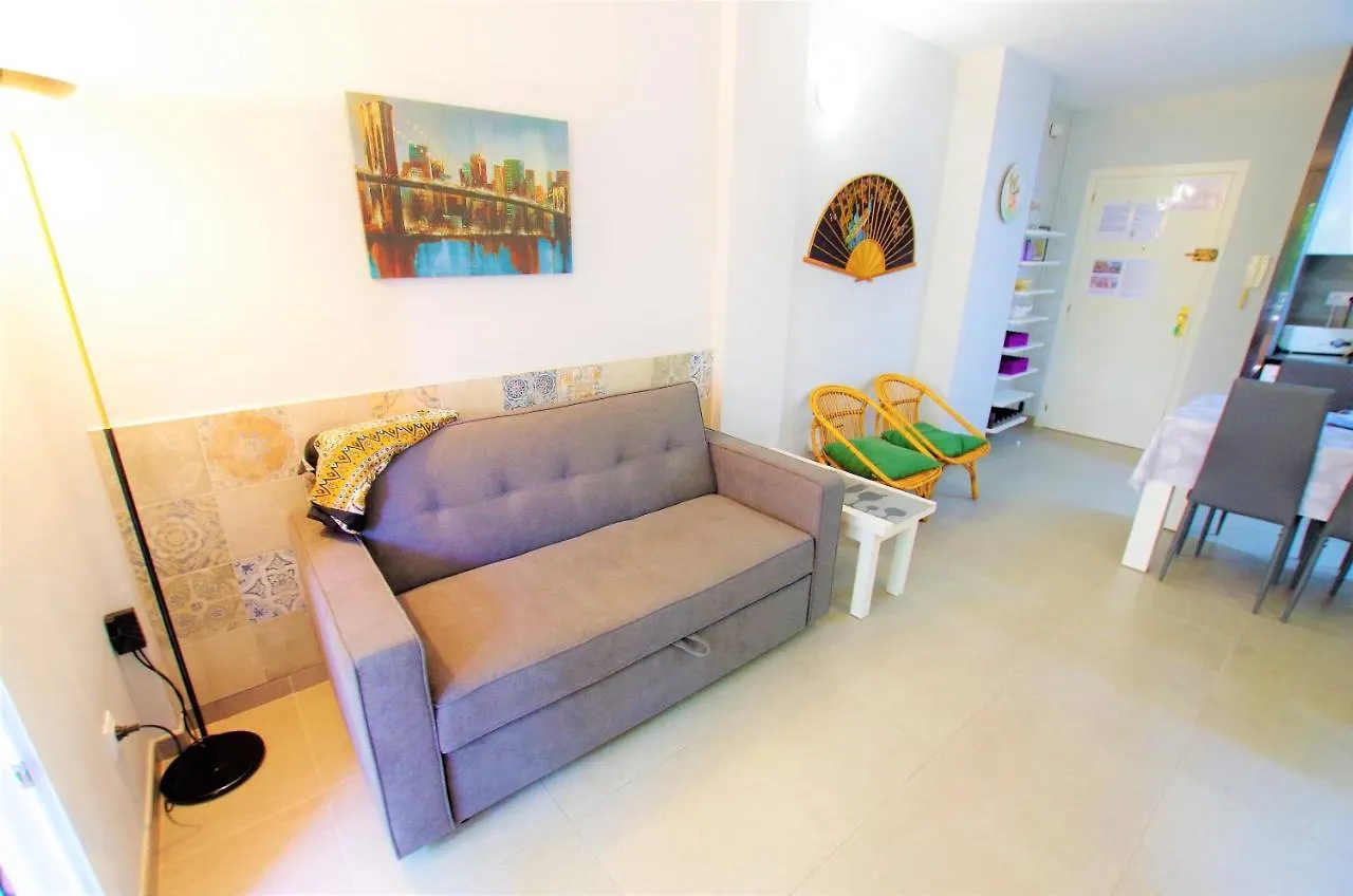 V&V LLORET- APARTAMENTO BLANC con piscina comunitaria, aire acondicionado, ideal familias Lloret de Mar España