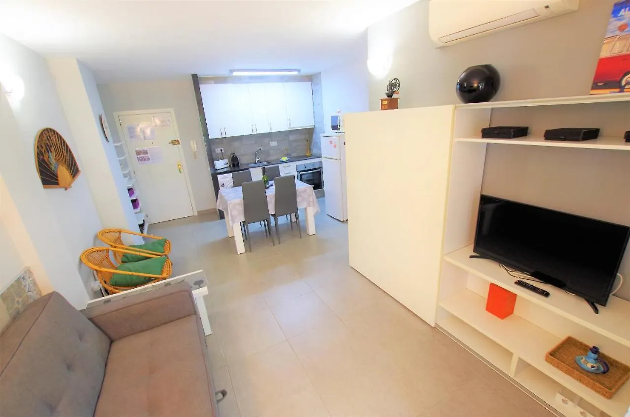 V&V LLORET- APARTAMENTO BLANC con piscina comunitaria, aire acondicionado, ideal familias Lloret de Mar 0*,