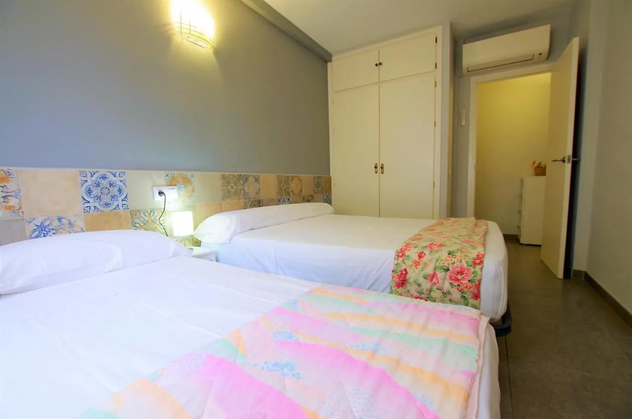 V&V LLORET- APARTAMENTO BLANC con piscina comunitaria, aire acondicionado, ideal familias Lloret de Mar